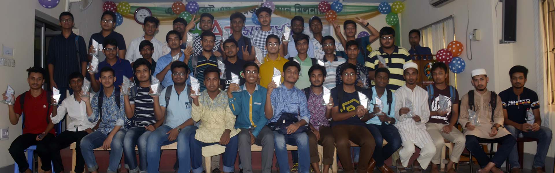 এসএসসি পরীক্ষা ২০১৯ এর সংর্বধনা অনুষ্ঠানে এ+ প্রাপ্ত কৃতি ছাত্র