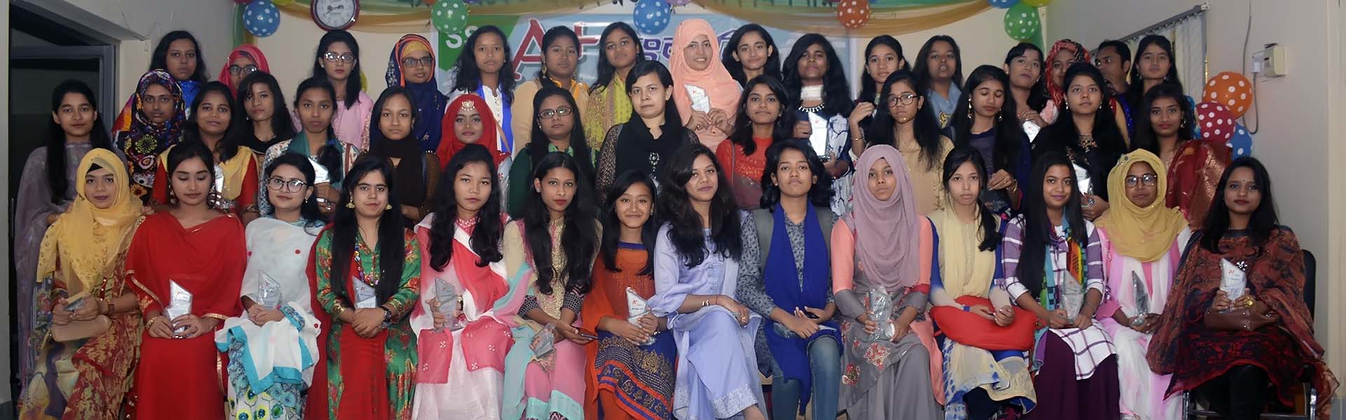 এসএসসি পরীক্ষা ২০১৯ এর সংর্বধনা অনুষ্ঠানে এ+ প্রাপ্ত কৃতি ছাত্রী