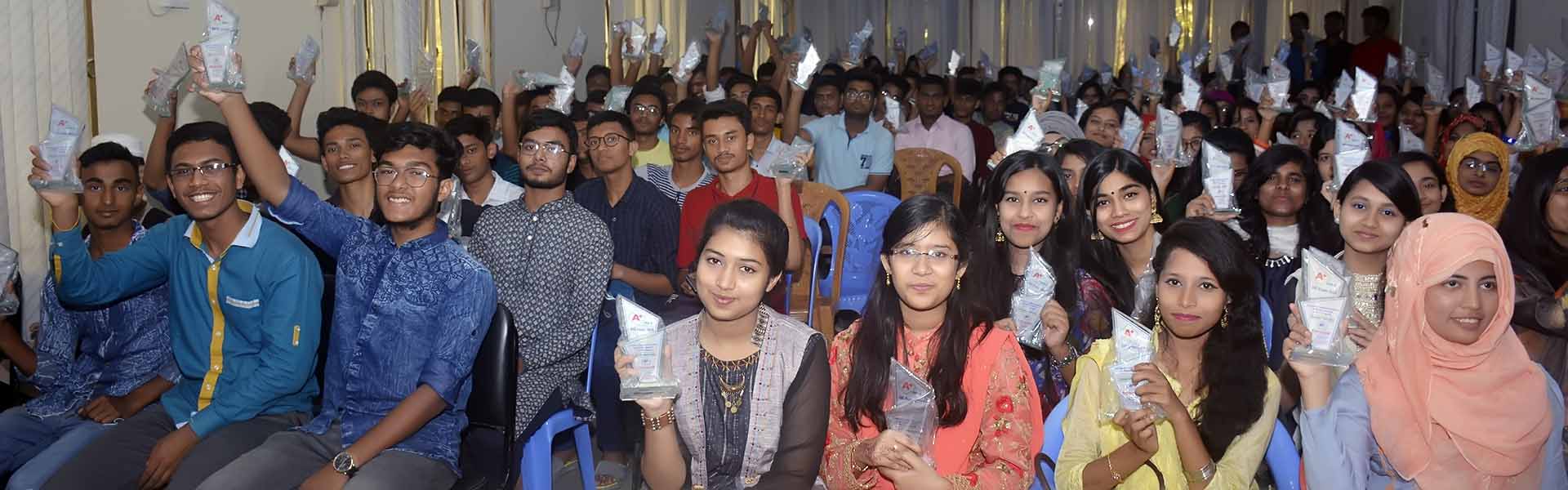 এসএসসি পরীক্ষা ২০১৯ এর সংর্বধনা অনুষ্ঠানে এ+ প্রাপ্ত ছাত্রছাত্রী